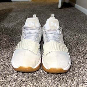 Paul George 1s men shoe. The shoes are also very rare.